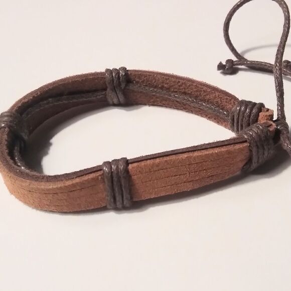 Other - Men's leather bracelet brown New d4